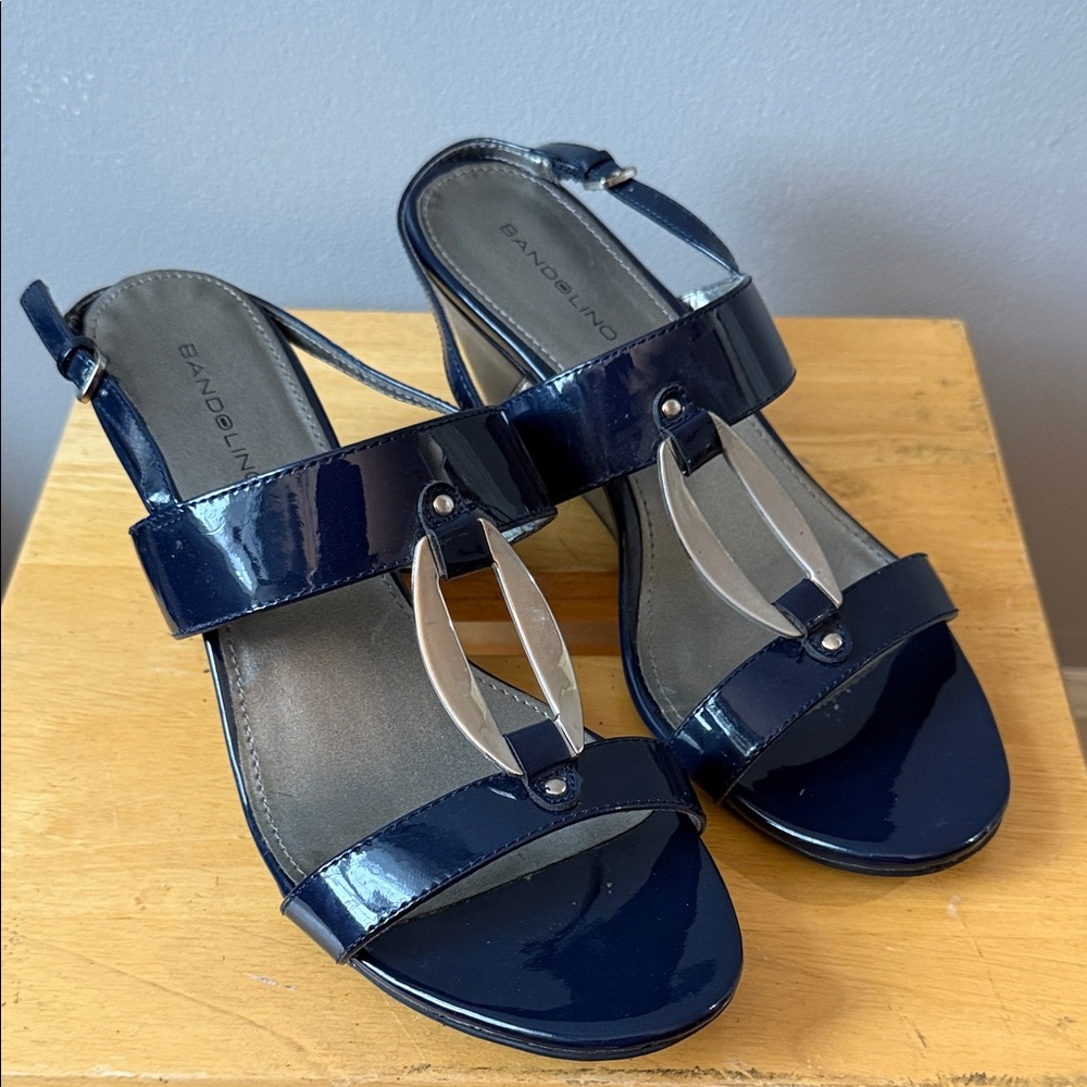 Bandolino Glossy Navy Sandals with Silver Accents